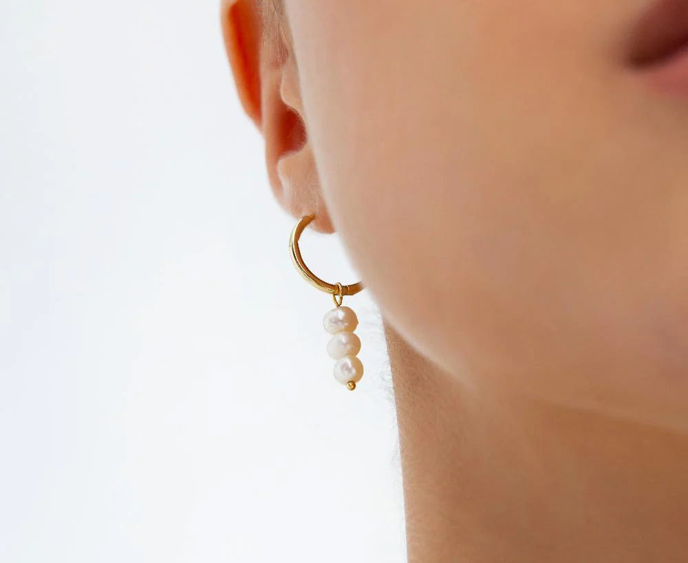 Orecchini Three Pearl Elegance Hoops