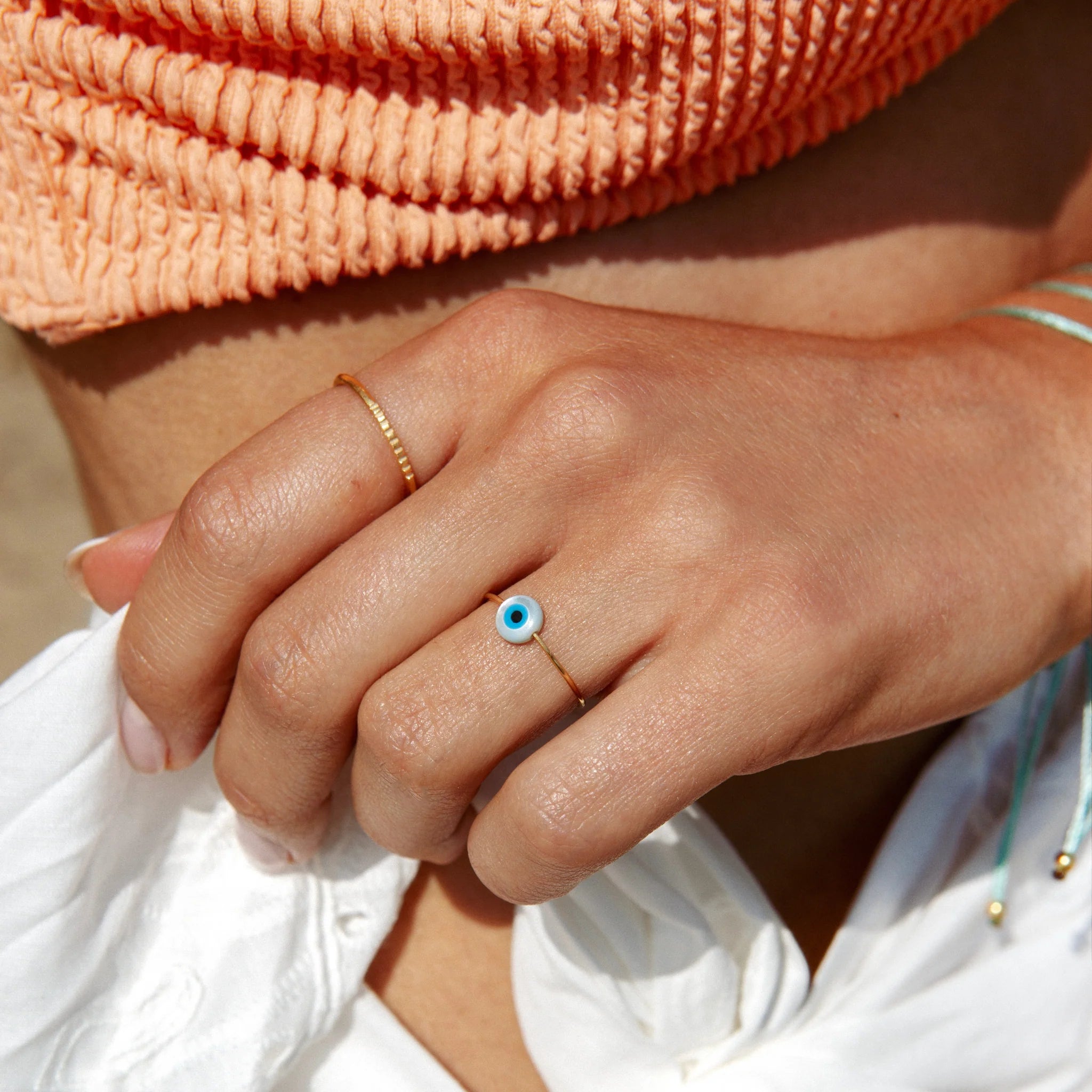 Evil Eye Anello Con Pietra – Portafortuna dal Design Moderno 🧿