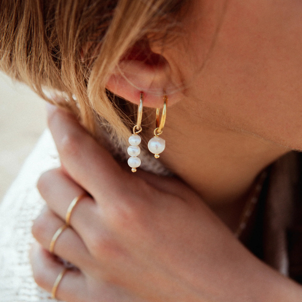 Orecchini Three Pearl Elegance Hoops