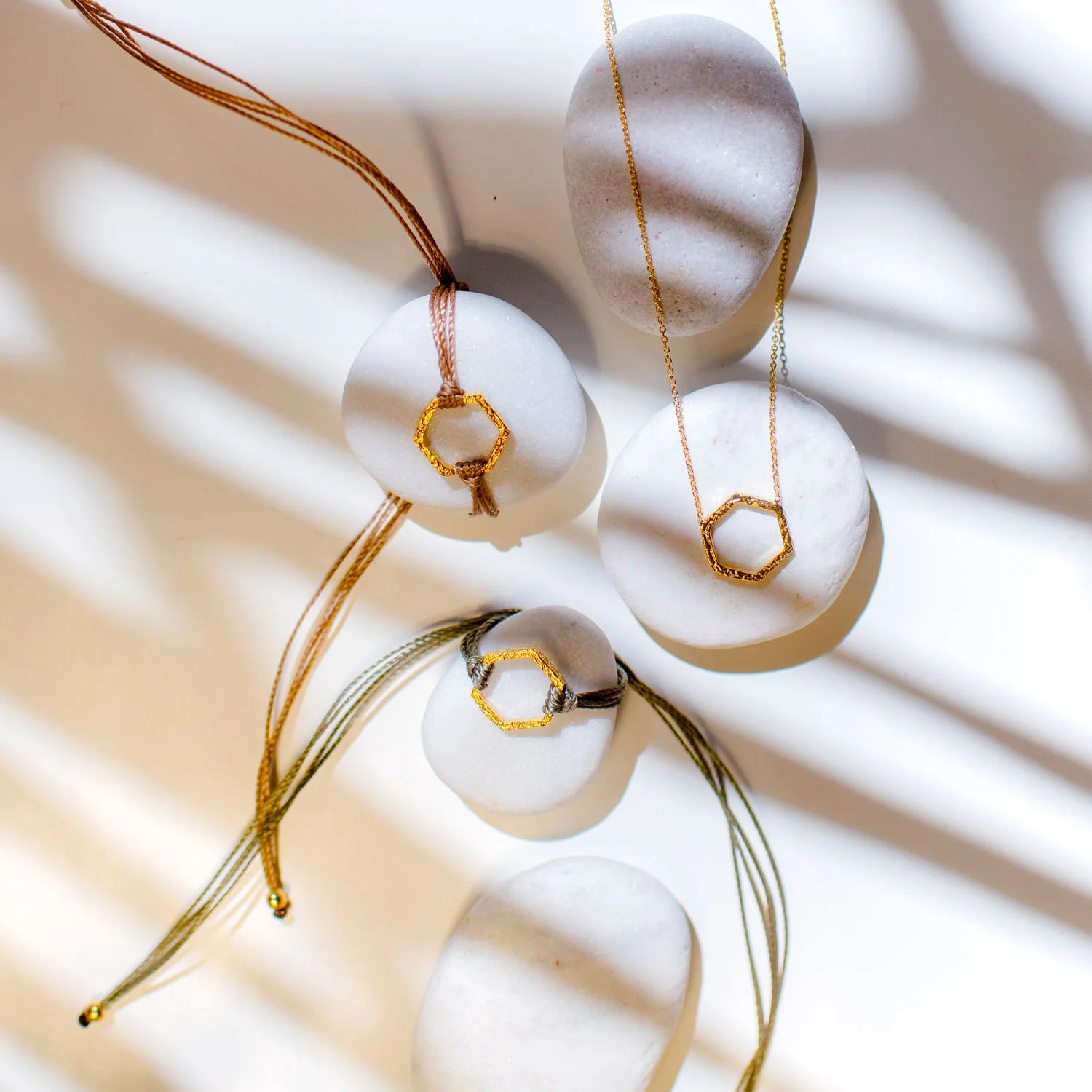 bracciale in argento con cordino colorato